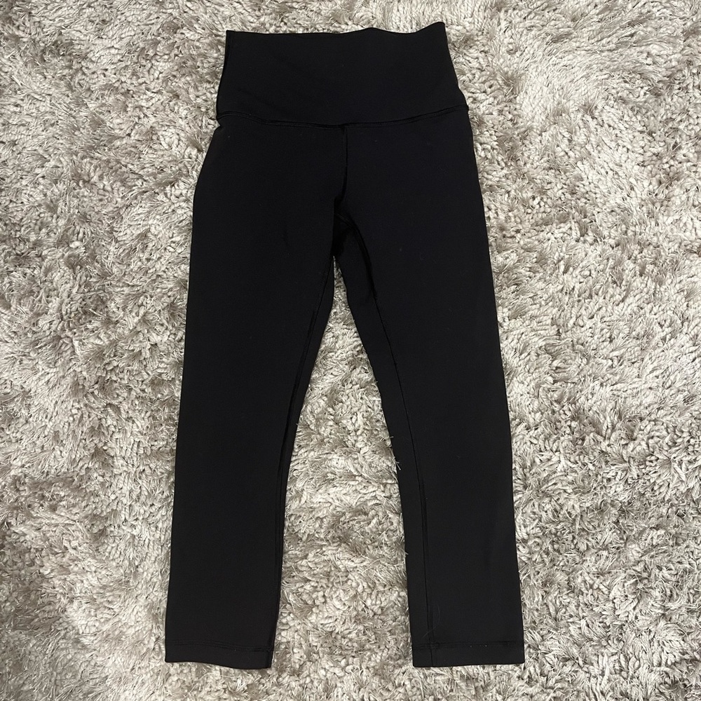 Lululemon Crop Wunder Under High Waisted Workout Pants Size 4
